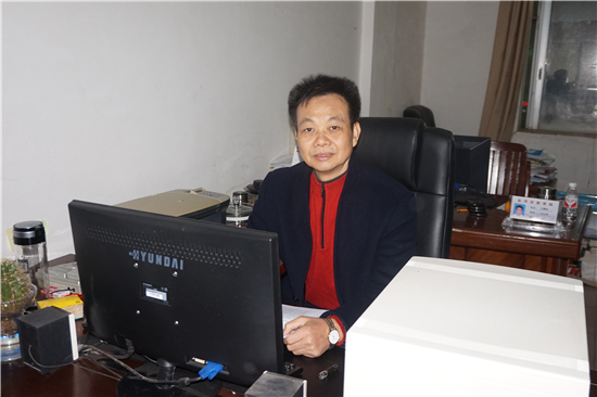 全国优秀校长黄中华力求改变边关城市教育质量