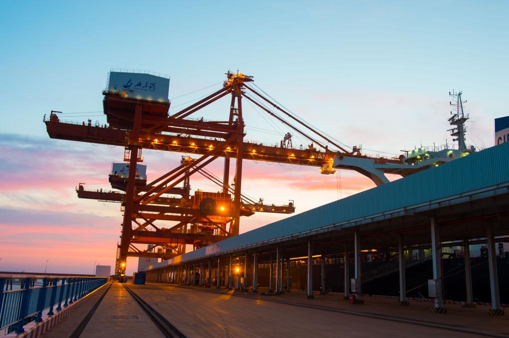 丹东港开启驶向春天的新航程