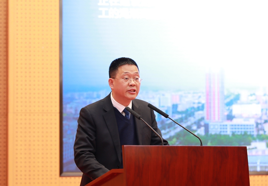 谢喜来进行项目推介