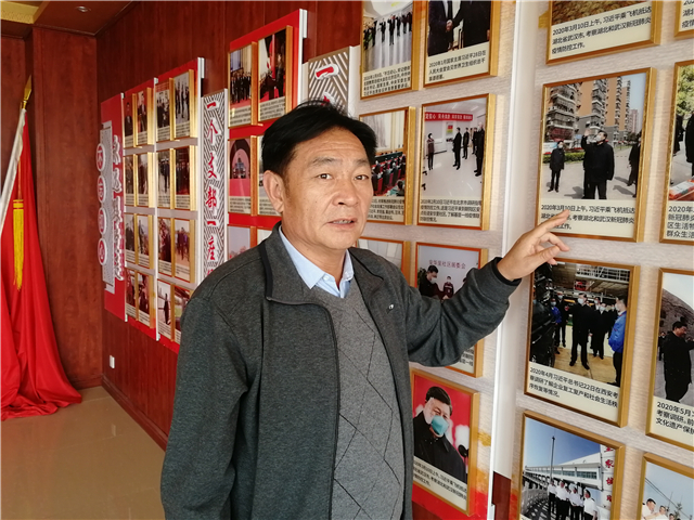 时兴荣一心为民以德治村